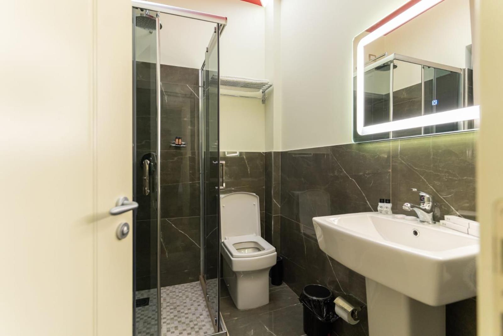 Alko Hotel Shkoder Ngoại thất bức ảnh