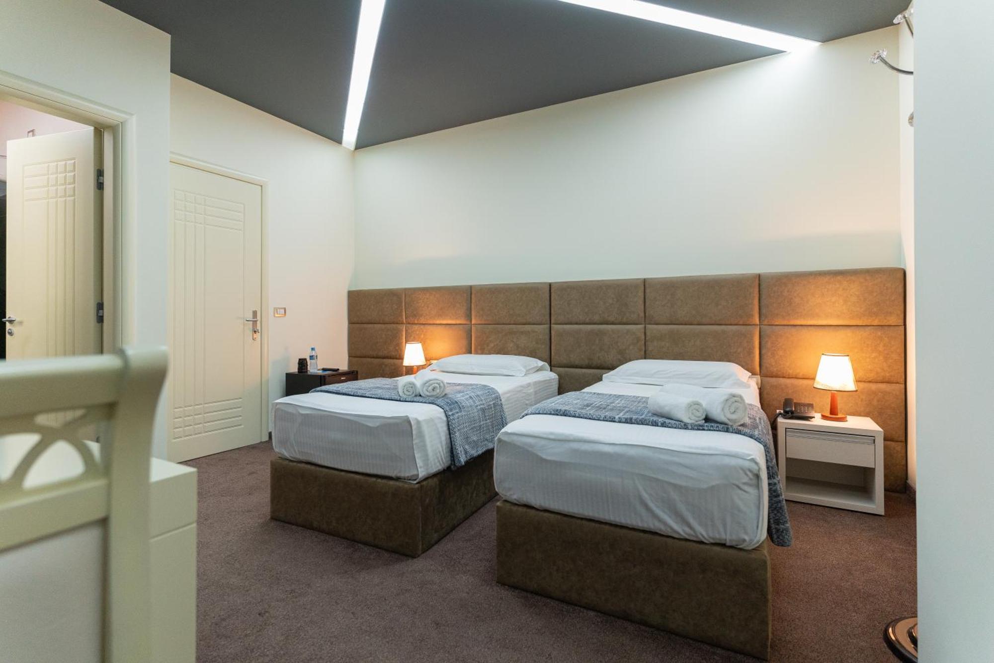 Alko Hotel Shkoder Ngoại thất bức ảnh