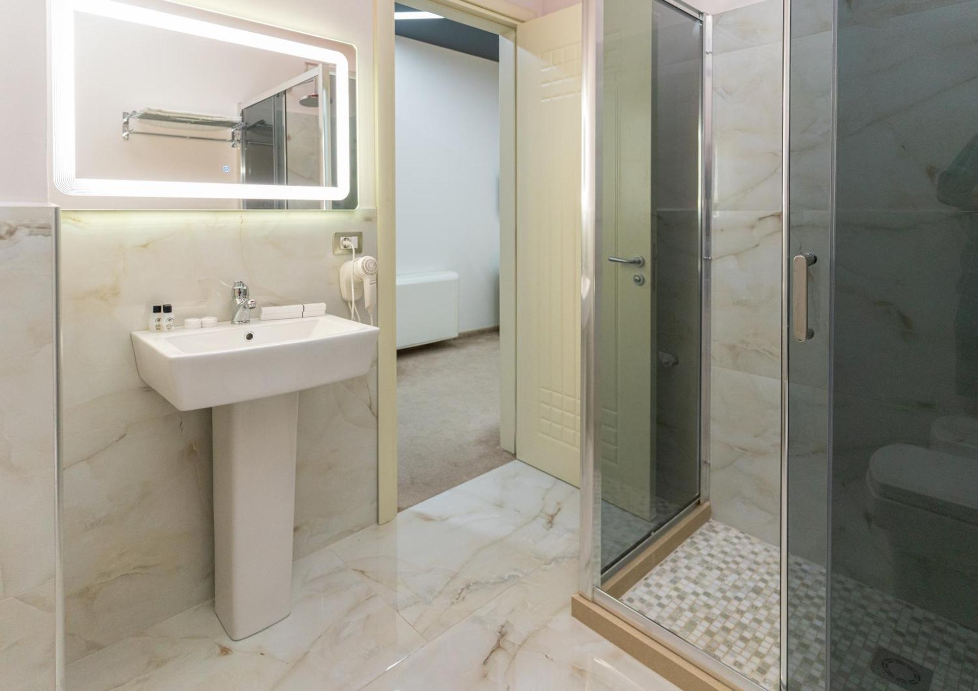 Alko Hotel Shkoder Ngoại thất bức ảnh