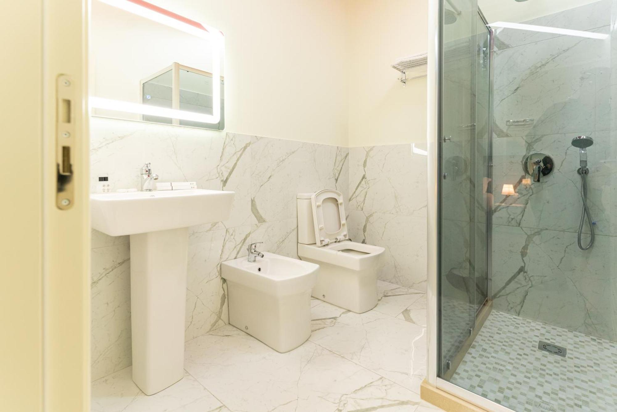 Alko Hotel Shkoder Ngoại thất bức ảnh