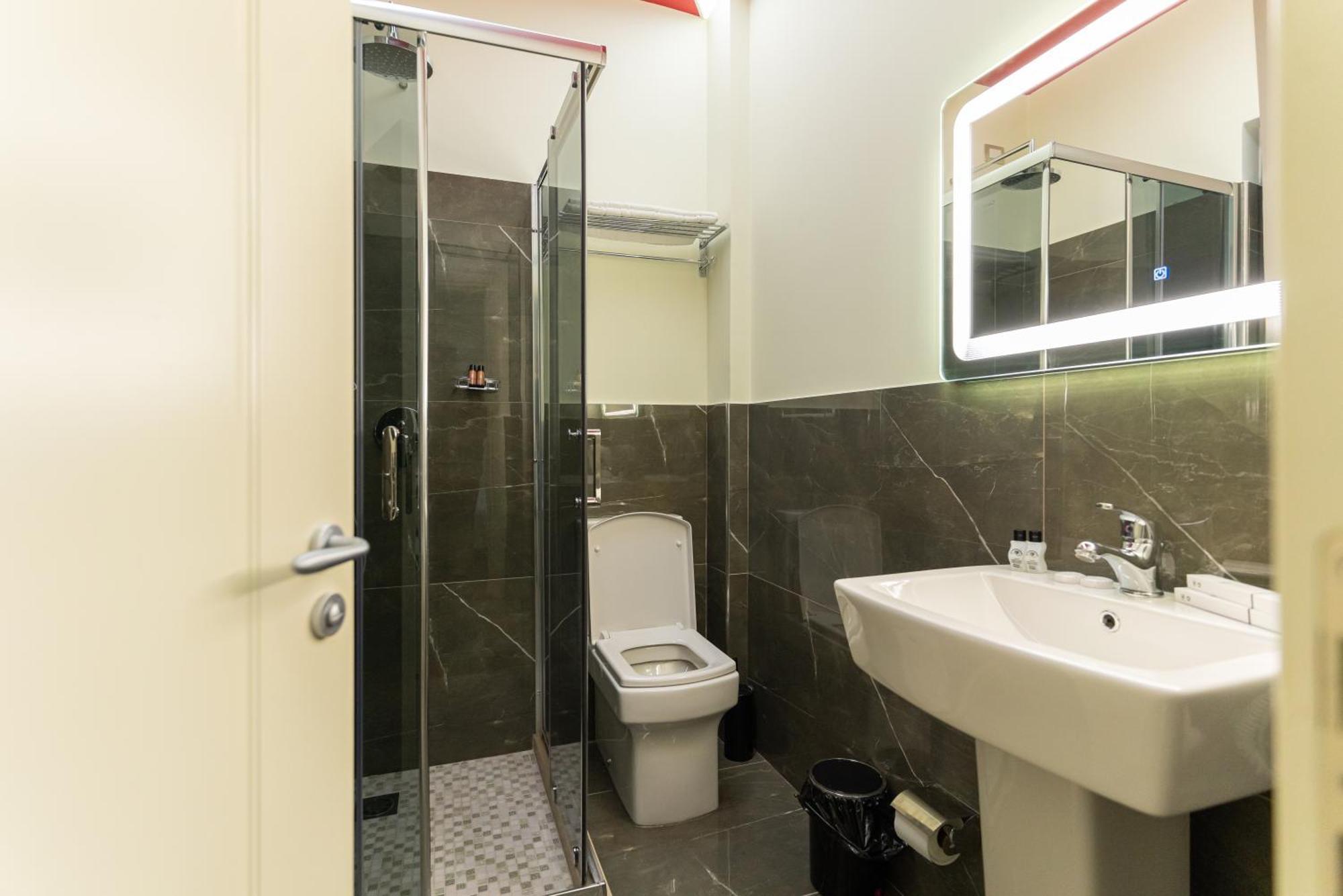 Alko Hotel Shkoder Ngoại thất bức ảnh