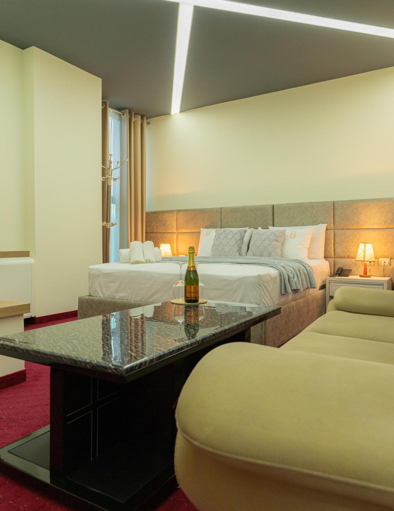 Alko Hotel Shkoder Ngoại thất bức ảnh