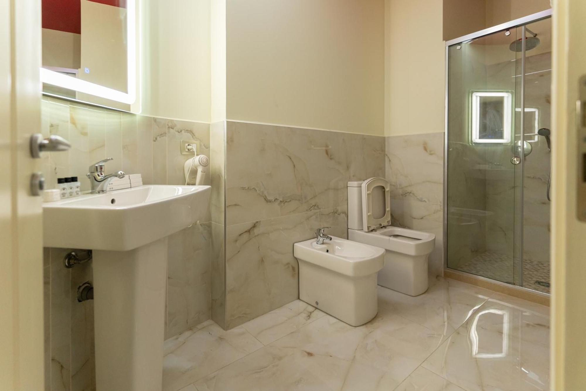 Alko Hotel Shkoder Ngoại thất bức ảnh