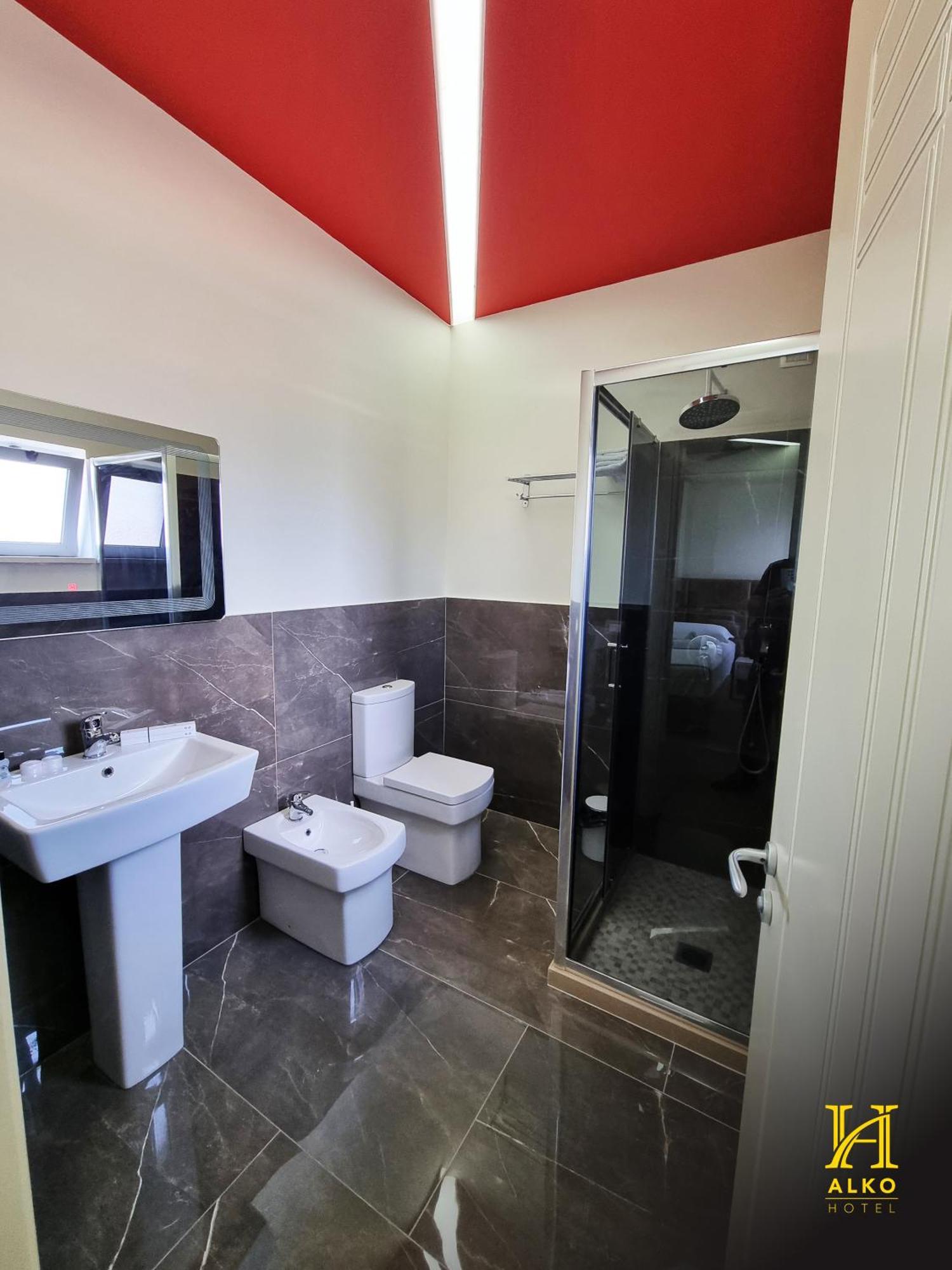 Alko Hotel Shkoder Ngoại thất bức ảnh